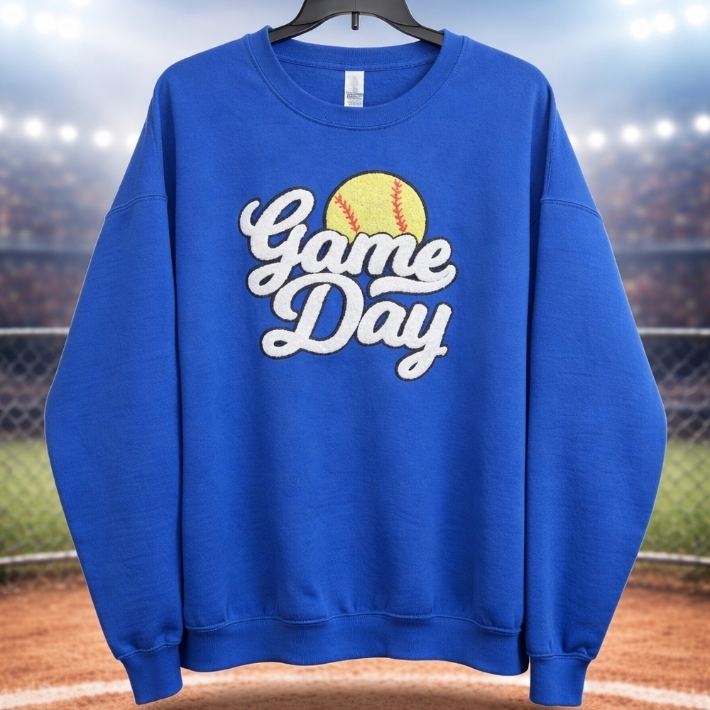 Gildan Heavy Blend Game Day Sweatshirt XL Plush Graphic Blue Softball Baseball